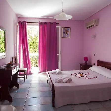 Francisco Hotel Agios Andreas (Messenia)