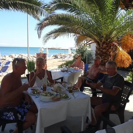 Francisco Hotel Agios Andreas (Messenia)