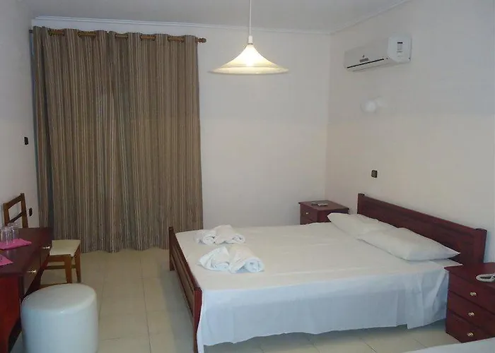 Francisco 2* Ájosz Andréasz