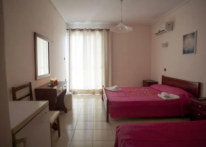 Francisco 2* Ájosz Andréasz