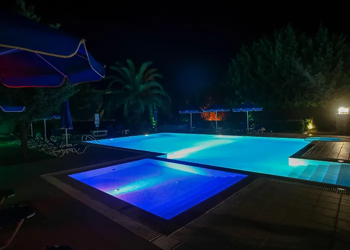 Francisco 2* Ájosz Andréasz