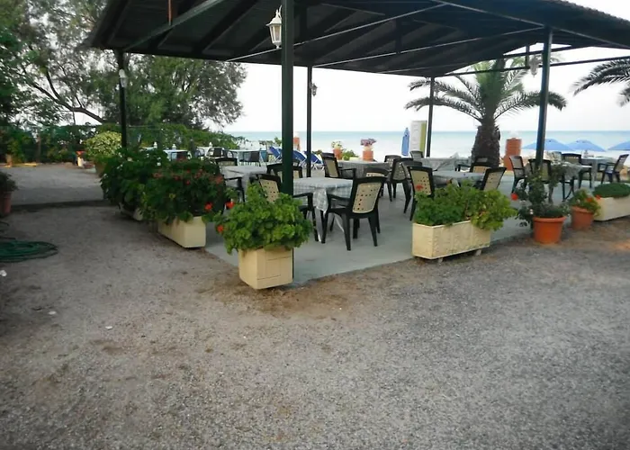 Francisco 2* Ájosz Andréasz