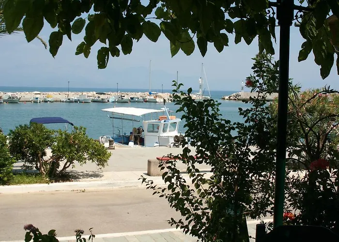 ホテル Francisco Agios Andreas (Messenia)